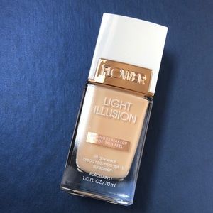 Flower Beauty Light Illusion Foundation